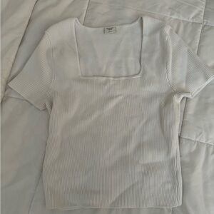 Ottoman ribbed square top.
